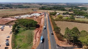 Vista aérea das obras de duplicação Anel Viário do Daia. (Foto: Divulgação)