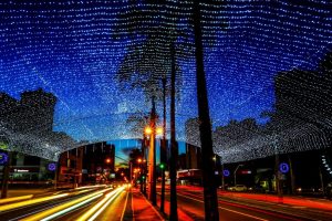 Nota Zero para o prefeito Sandro Mabel, por encerrar túnel de luz da Praça Tamandaré