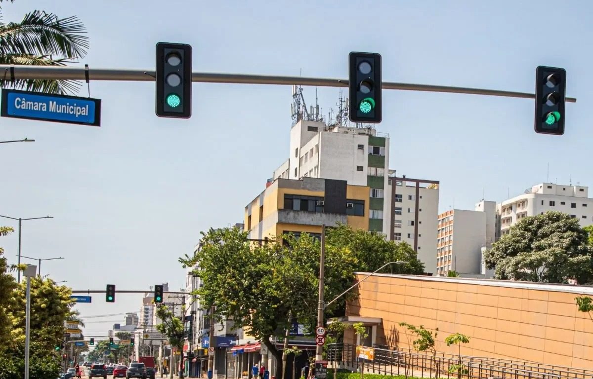 Farol verde para passagem dos veículos
