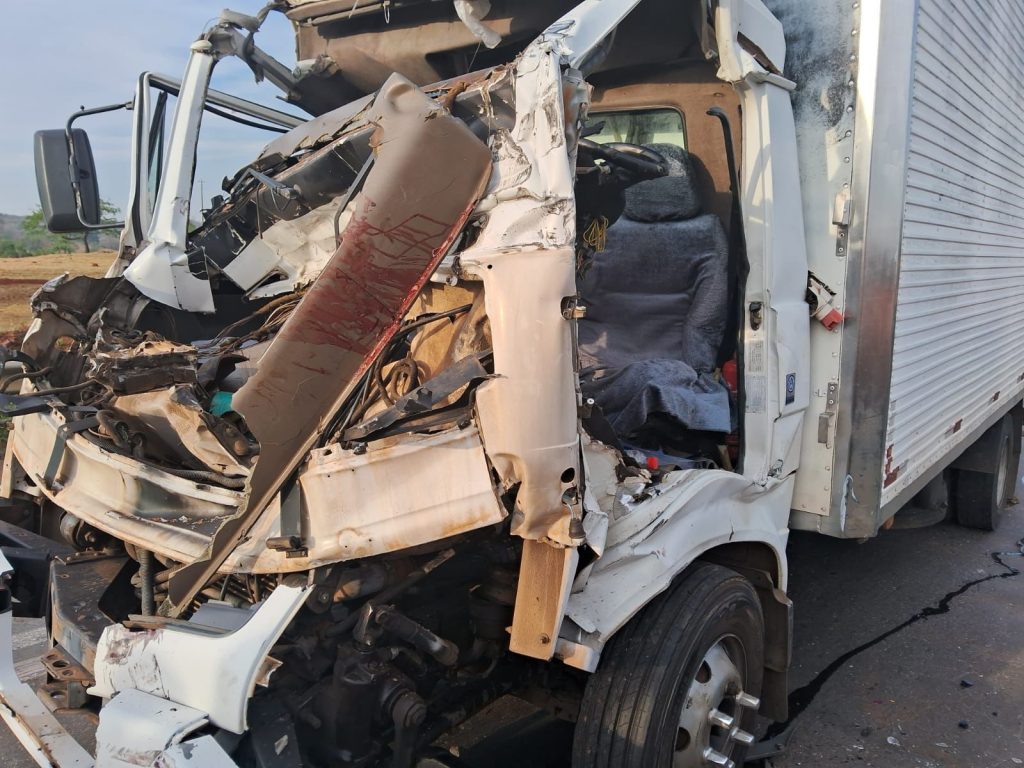 Motorista fica em estado grave após acidente na BR-060, entre Goiânia e Anápolis