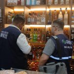 Procon Anápolis fiscalizou diversos estabelecimentos para averiguar bebidas em desconforme com a legislação. (Foto: Divulgação)