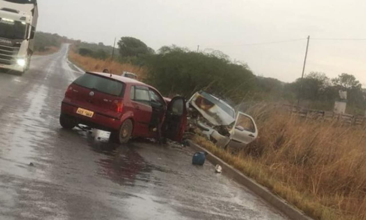 Acidente resultou na morte de uma das vítimas e em outros três feridos. (Foto: Reprodução)