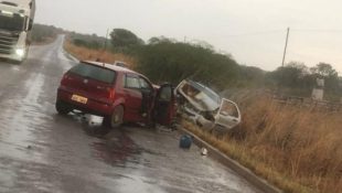 Acidente resultou na morte de uma das vítimas e em outros três feridos. (Foto: Reprodução)