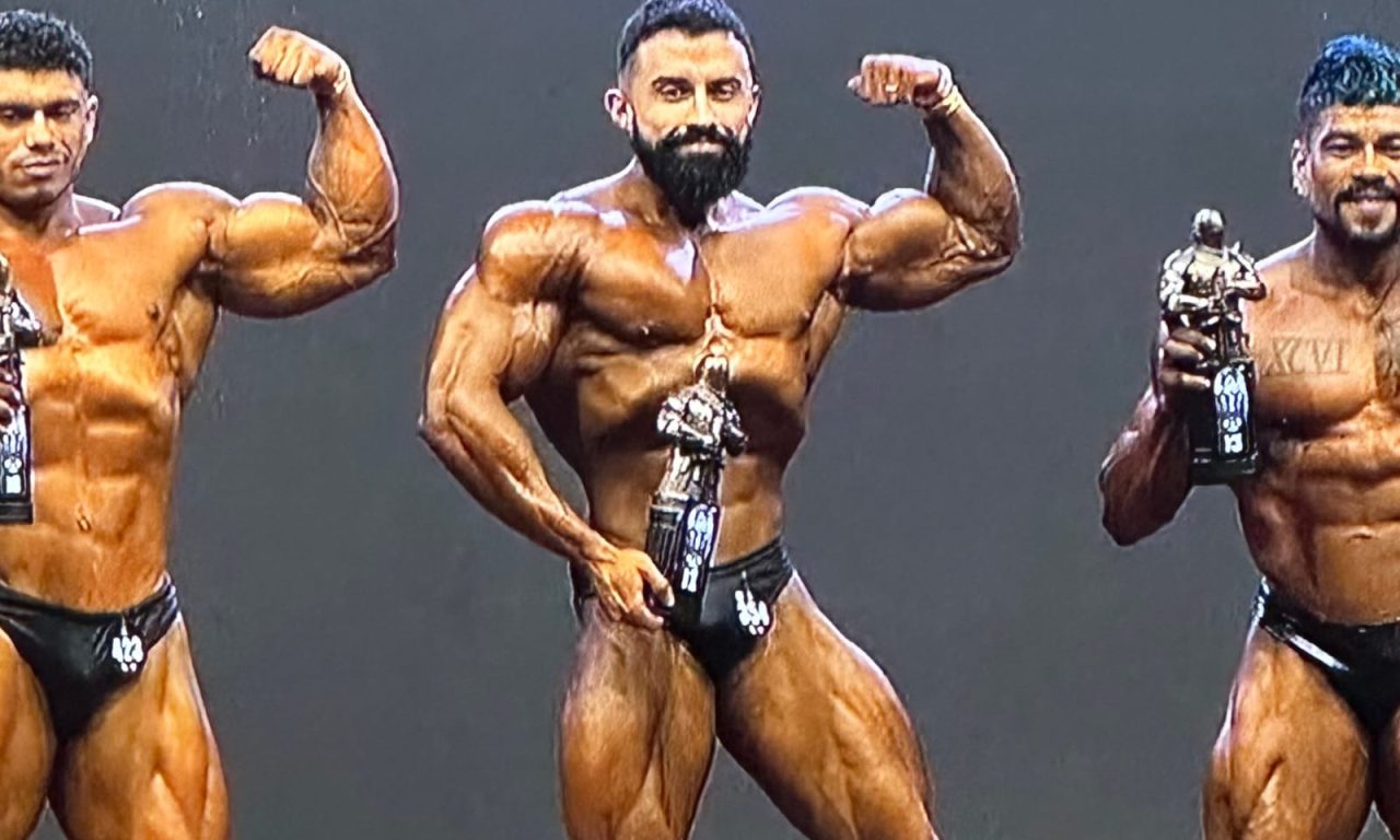 Daniel no palco do Amateur Olympia South America Brazil 2025. (Foto: Arquivo Pessoal/@danielnicacio1)
