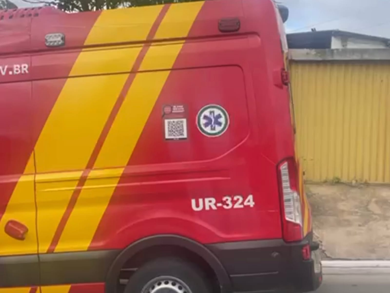 Corpo de Bombeiros ainda tentou reanimar o bebê, que teve o óbito confirmado. (Foto: Reprodução)