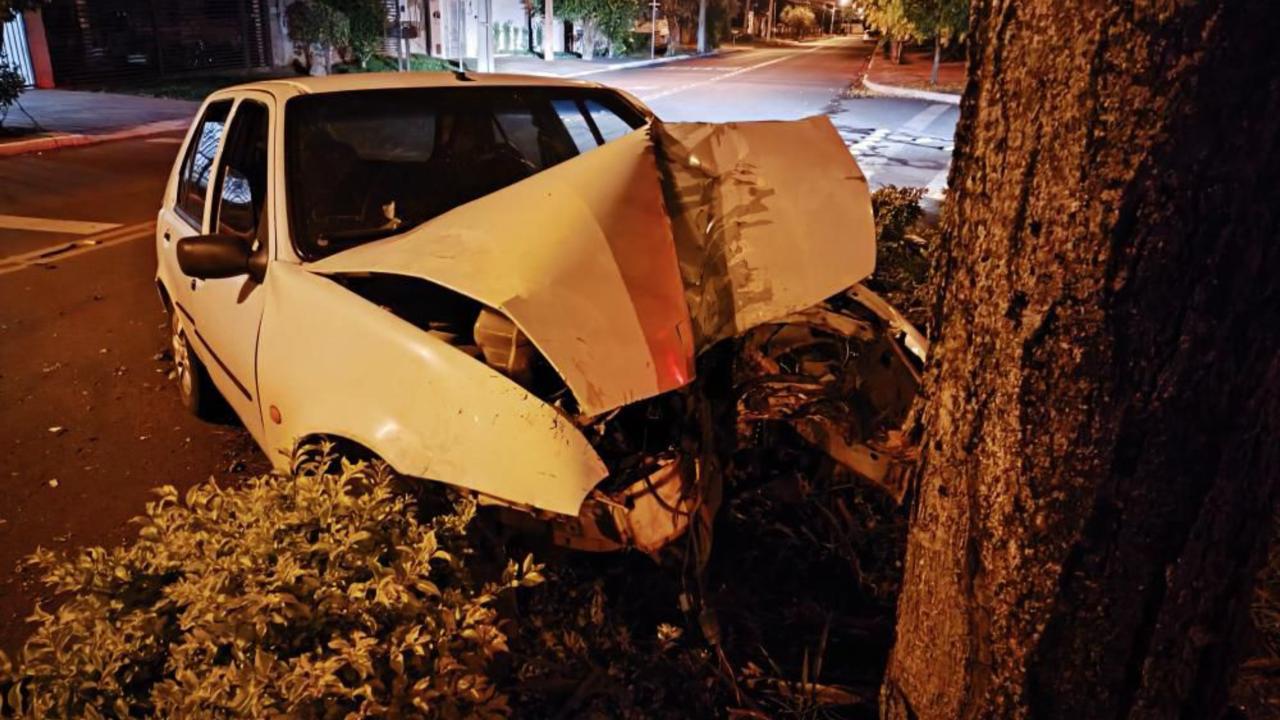 Jovem é condenado por tentar matar esposa e filhos jogando carro contra árvore, em Jataí
