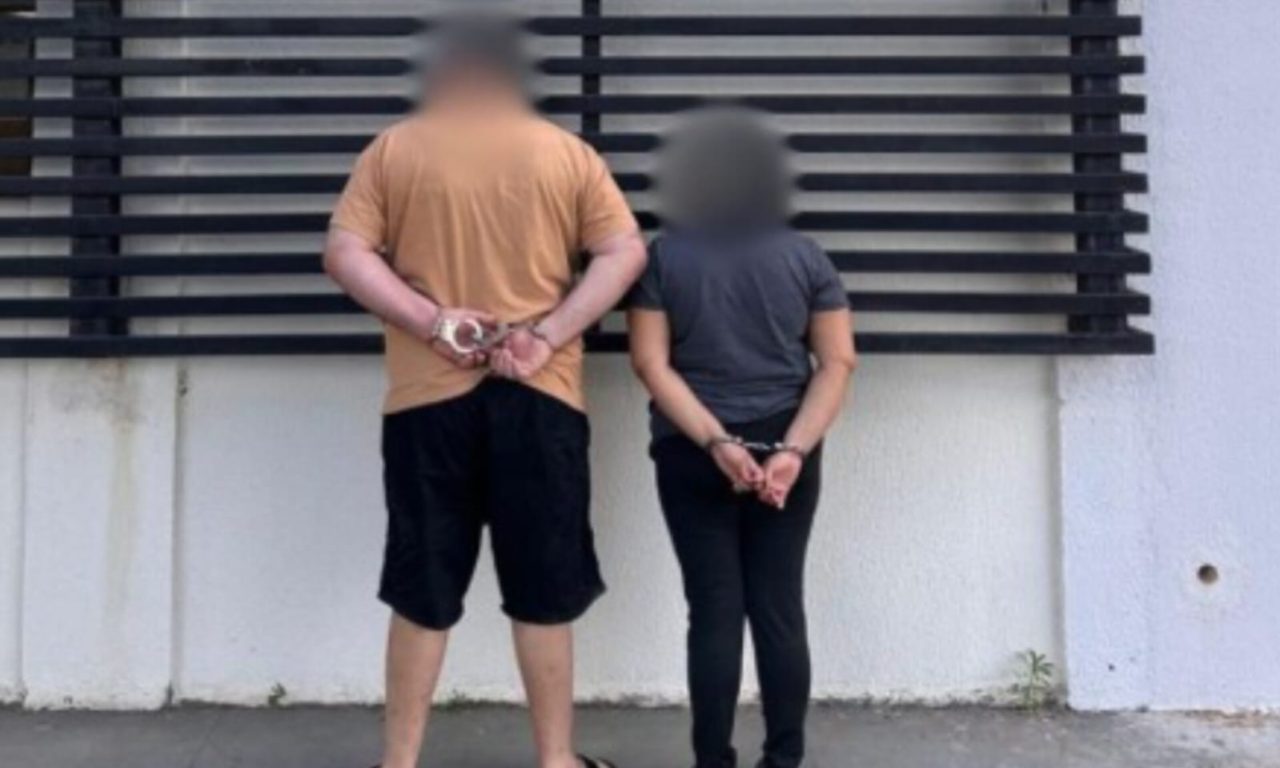 Casal suspeito de aplicar golpes contra idosos foi preso no entorno do DF. (Foto; Divulgação/PC)