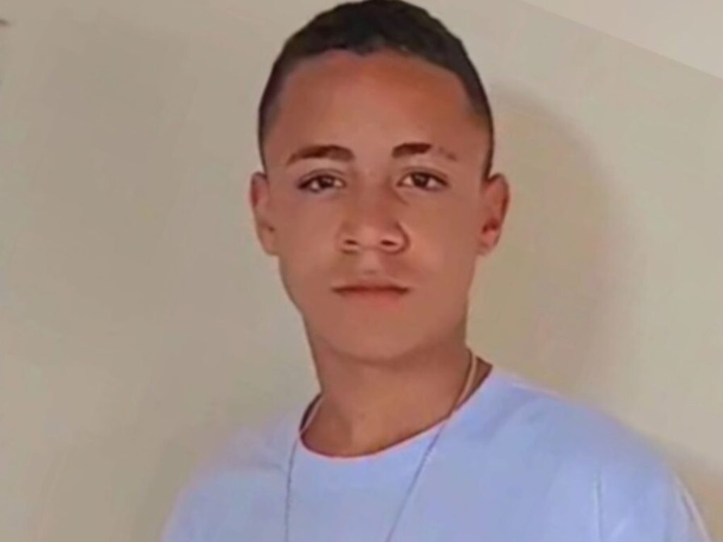 Gabriel morreu após a moto enroscar em fios soltos. (Foto: Reprodução)