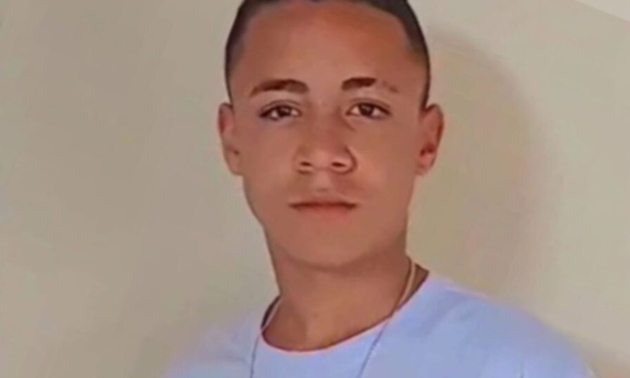 Gabriel morreu após a moto enroscar em fios soltos. (Foto: Reprodução)