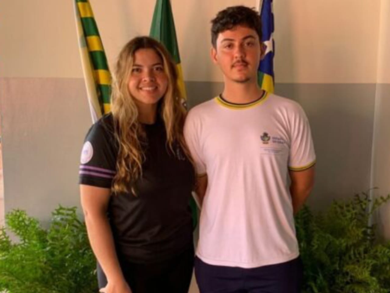 Projeto desenvolvido no Cepi Osvaldo da Costa Meireles, em Luziânia, conseguiu unir ciência, sustentabilidade e criatividade. Sob orientação da professora de Biologia, Gabrielle Rosa Silva, o estudante Thiago Alves dos Santos desenvolveu um tecido produzido a partir do bagaço da cana-de-açúcar (Fotos: Divulgação)
