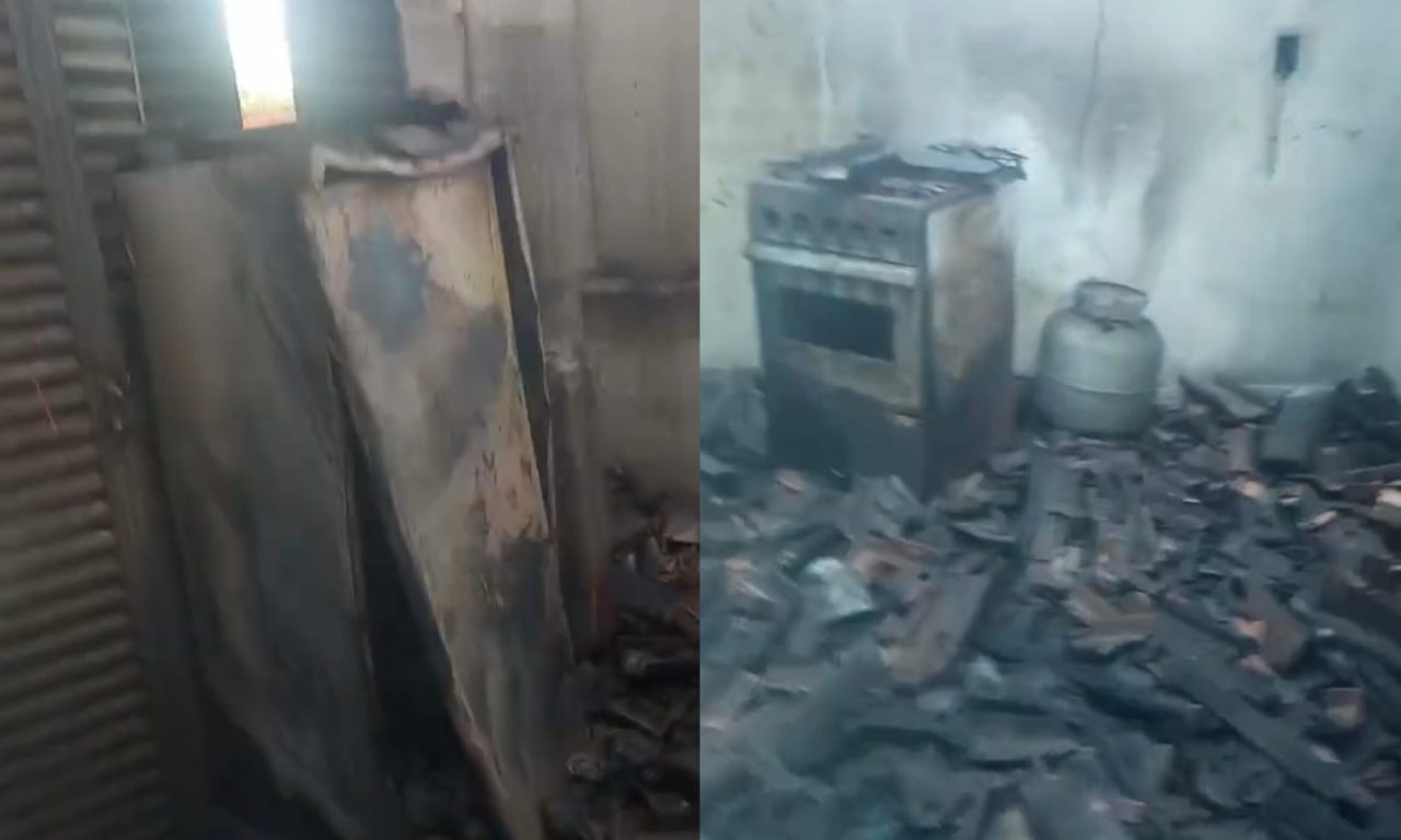 Fogo consumiu completamente casa da vítima. (Foto: Reprodução)