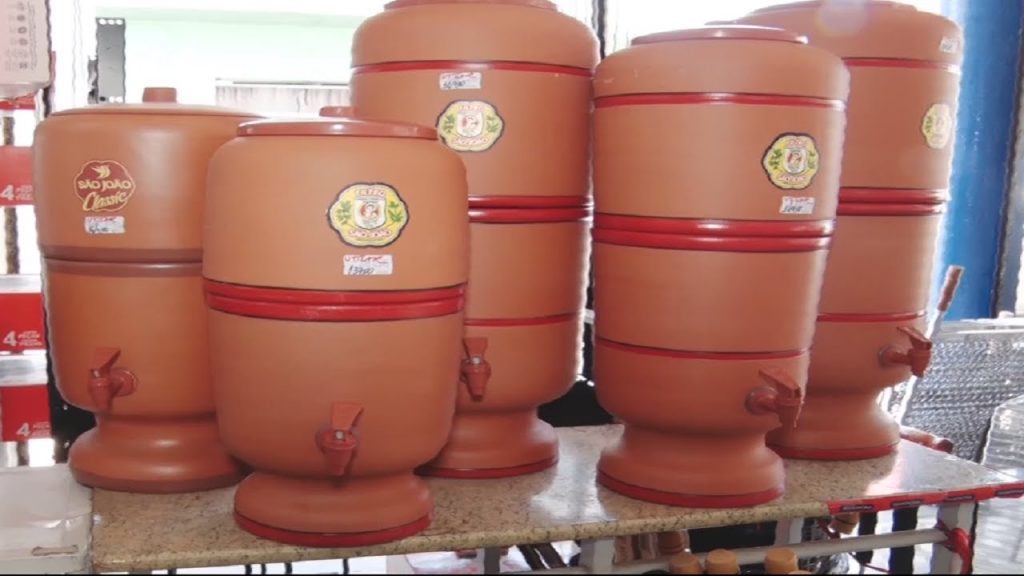 Não é a geladeira nem o purificador: a invenção brasileira que deixa a água mais gelada e gostosa