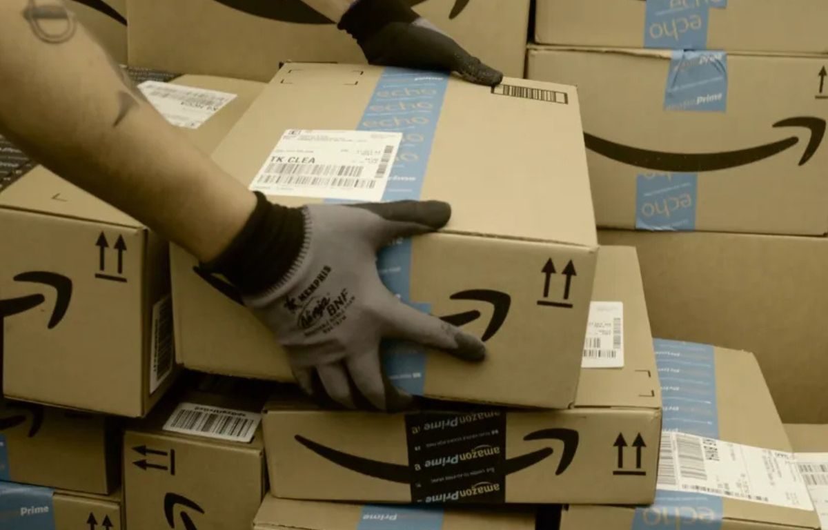 Mulher compra chapinha pela Amazon e fica sem acreditar no que chegou: “Tenho muito medo de tocar nisso”