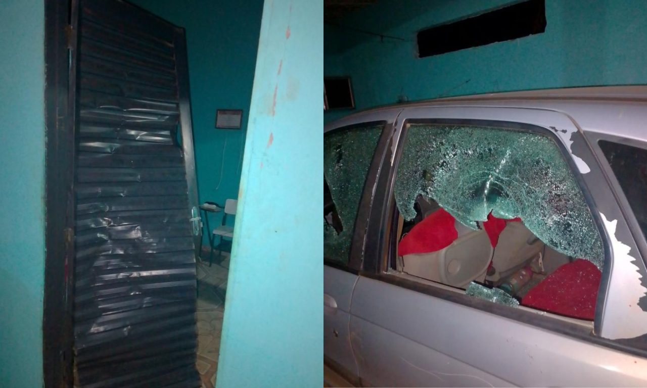 Porta foi amassada e carro teve os vidros destruídos antes de homem ser agredido.