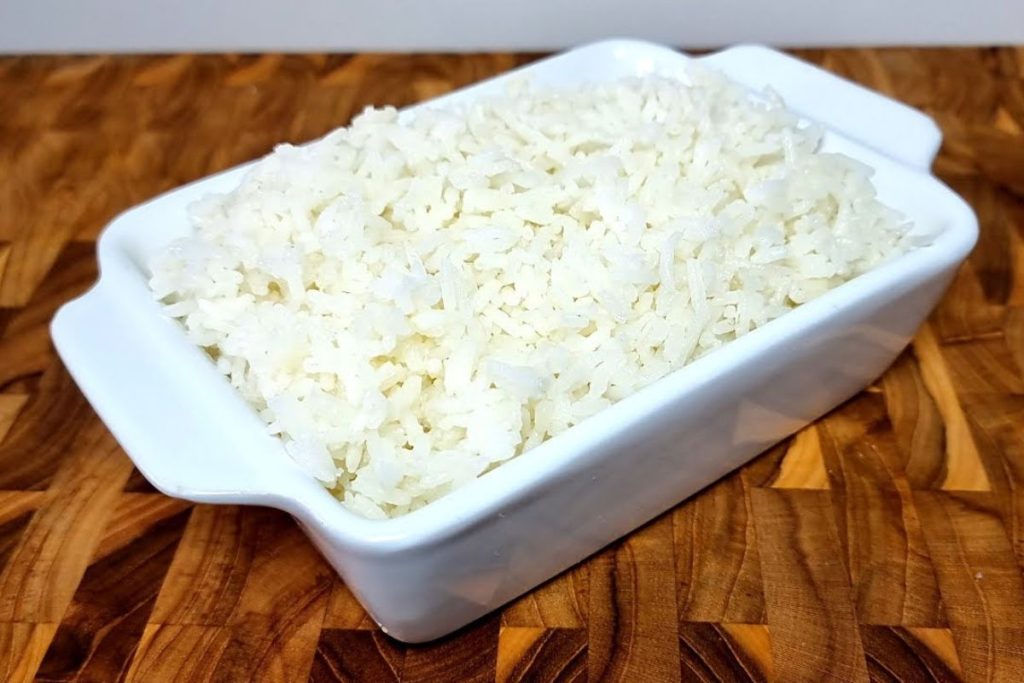 O truque dos restaurantes para deixar o arroz soltinho e saboroso