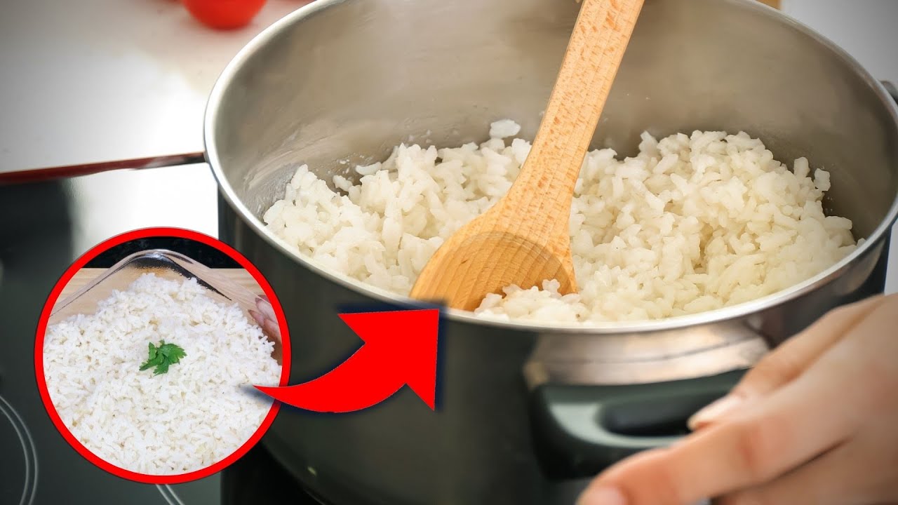 Não é água quente, nem óleo: o truque para deixar o arroz soltinho e perfeito