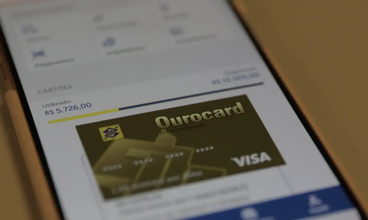 Mulher abre aplicativo do Banco do Brasil para fazer Pix do café que tomou, mas fica surpresa com o que viu