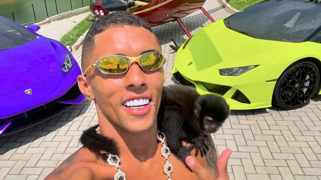 Influenciador Buzeira.