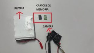 Câmera estava escondida no banheiro da casa. (Foto: Reprodução/TV Anhanguera)