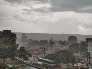 Fenômeno natural deve trazer chuvas mais intensas para Goiás no final de semana; confira a previsão do tempo