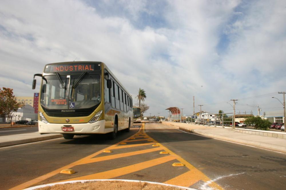 Márcio Corrêa determina estudo que pode acabar com corredor de ônibus da Avenida Brasil e liberar o trânsito para veículos