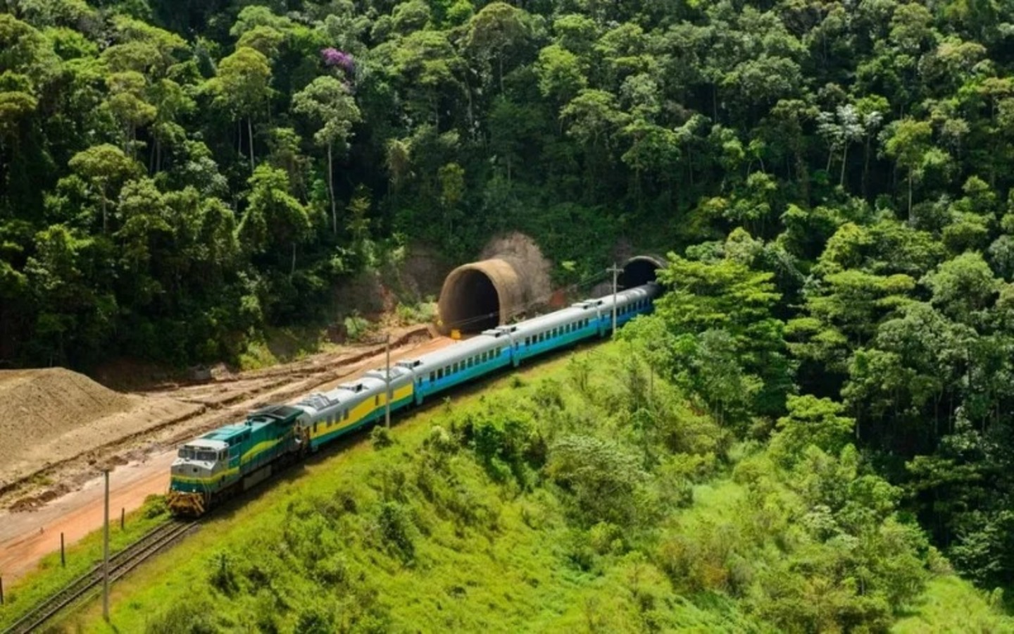 Trem que cruza mais de 40 cidades oferece uma das viagens mais belas e acessíveis do Brasil