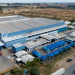 Com unidades em Goiás, empresa contrata uma pessoa a cada três horas