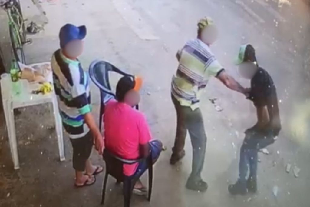 Câmera flagra momento em que homem é covardemente esfaqueado na porta de bar em Trindade