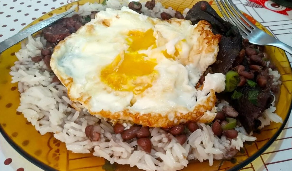 6 fontes de proteína melhores que carnes e mais baratas, segundo nutricionistas