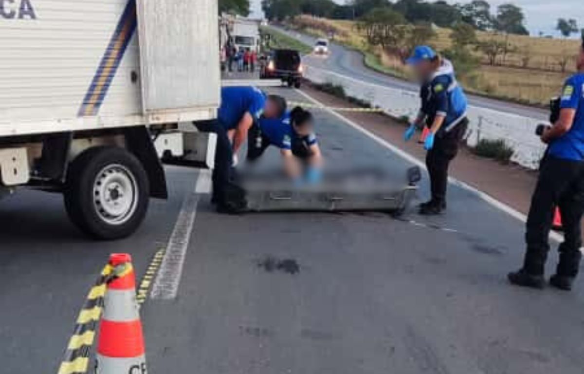 Homem morre atropelado na GO-080, em Nerópolis; motorista fugiu sem prestar socorro