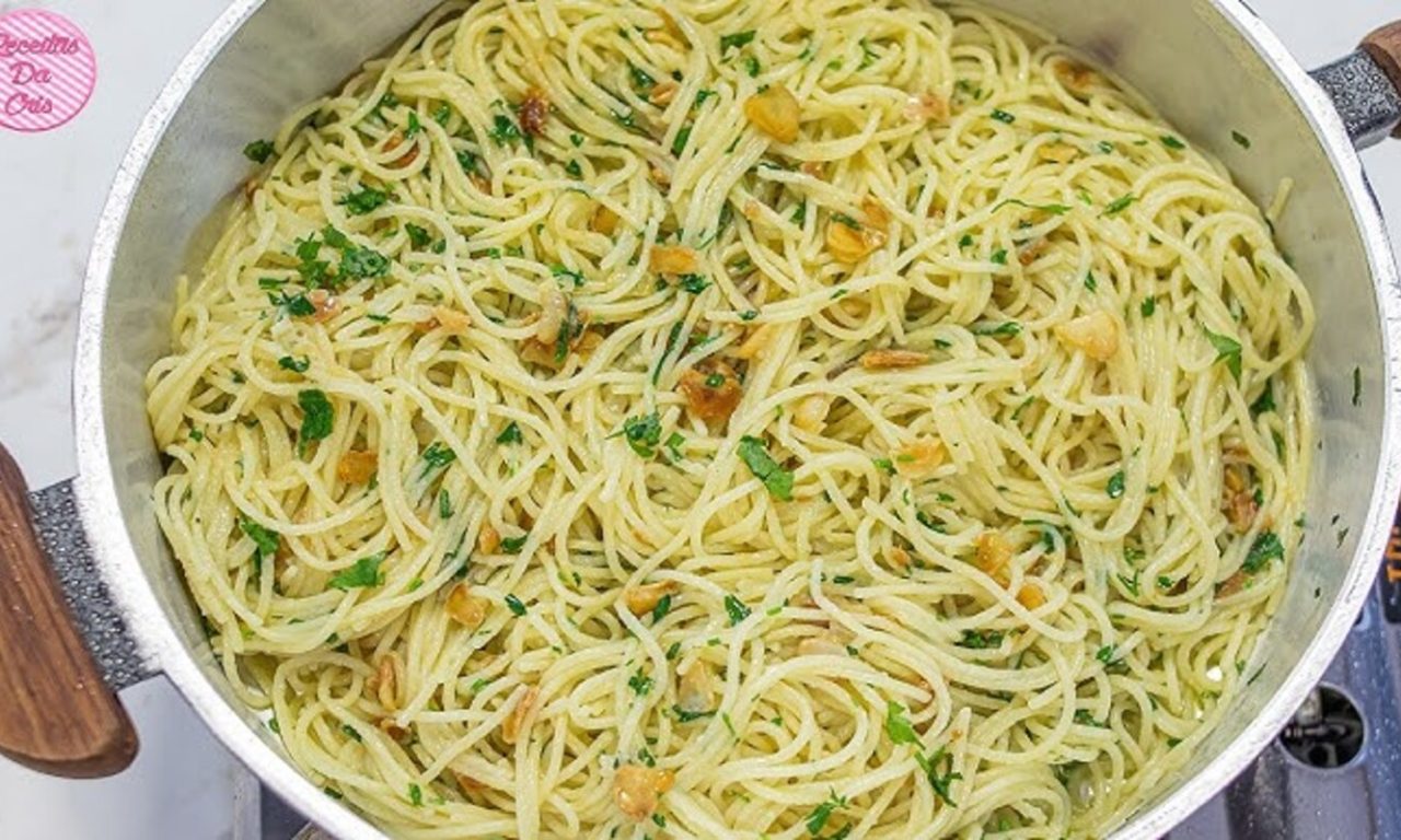 O truque de chef para fazer o verdadeiro macarrão alho e óleo do jeito certo