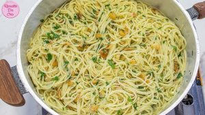 Não é só fritar o alho: o truque de chef para fazer macarrão alho e óleo do jeito certo