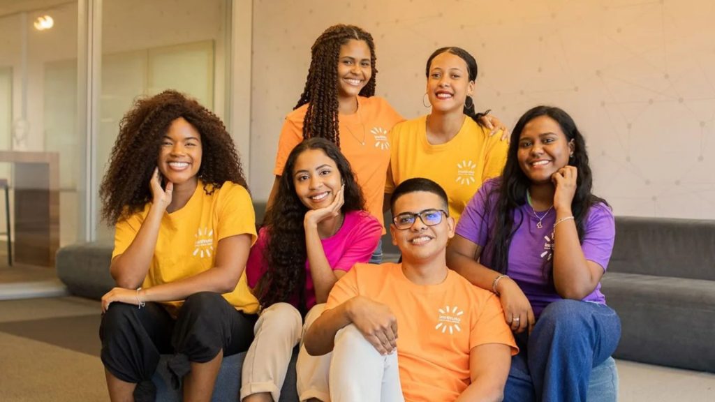 Jovens participando do programa do Instituto Coca-Cola. (Foto: Reprodução)