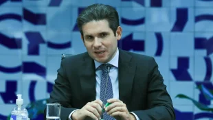 Hugo Motta confirma para hoje votação de isenção do Imposto de Renda