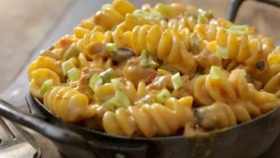 Não é branco, nem vermelho: o molho mais gostoso para colocar no macarrão