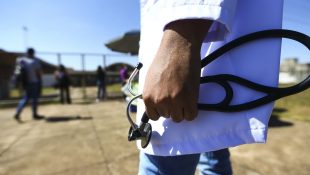 Flórida permite a atuação de médicos brasileiros mesmo sem residência nos EUA