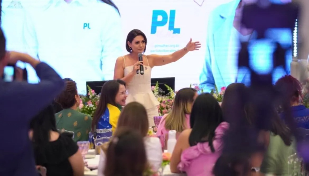 Em Rio Verde, Michelle Bolsonaro detona Lula e Janja e diz que “onde tem esquerda, tem destruição”