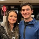 Filho encontra mãe após 20 anos e descobre que são colegas de trabalho