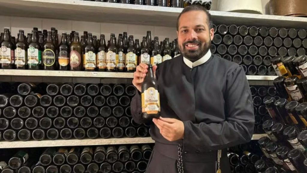Conheça a cervejaria fundada por padres que funciona há mais de 100 anos no porão de uma igreja