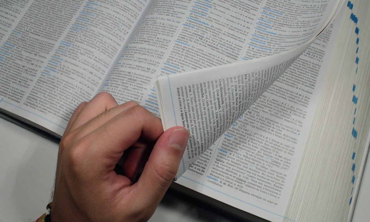 A palavra no plural que até professores confundem e que muita gente usa do jeito errado há anos