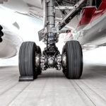 Por que os pneus de avião não estouram na hora do pouso, mesmo com toneladas de peso sobre eles