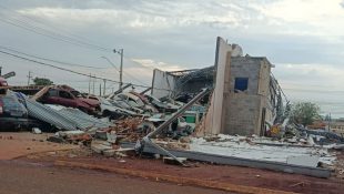 Forte temporal deixou sinais de destruição em Itumbiara; veja as imagens