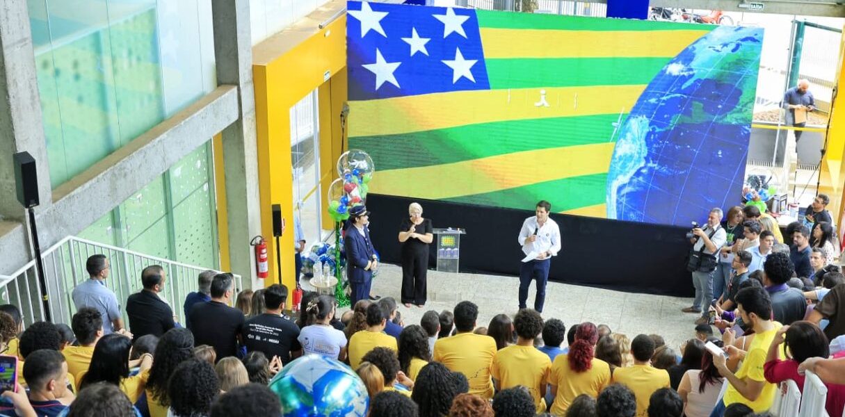 Mais de 2 mil goianos terão oportunidade de estudar no exterior a partir de 2026; entenda