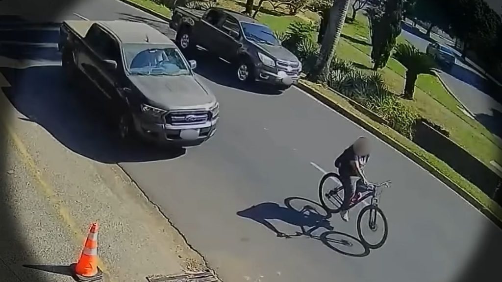 Juiz suspeito de dirigir com mulher no colo ao atropelar ciclista em SP diz ter medo de ser preso