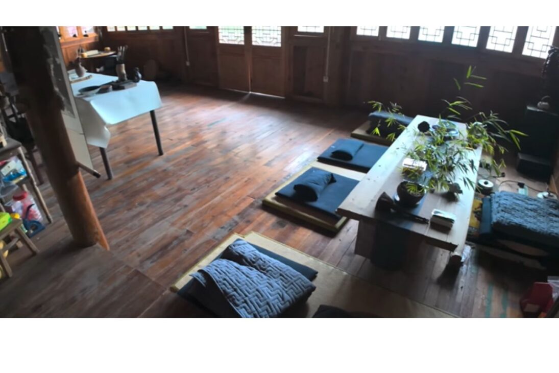 Comunidade isolada vive há séculos no alto da montanha, cercada por água natural e paisagem de tirar o fôlego