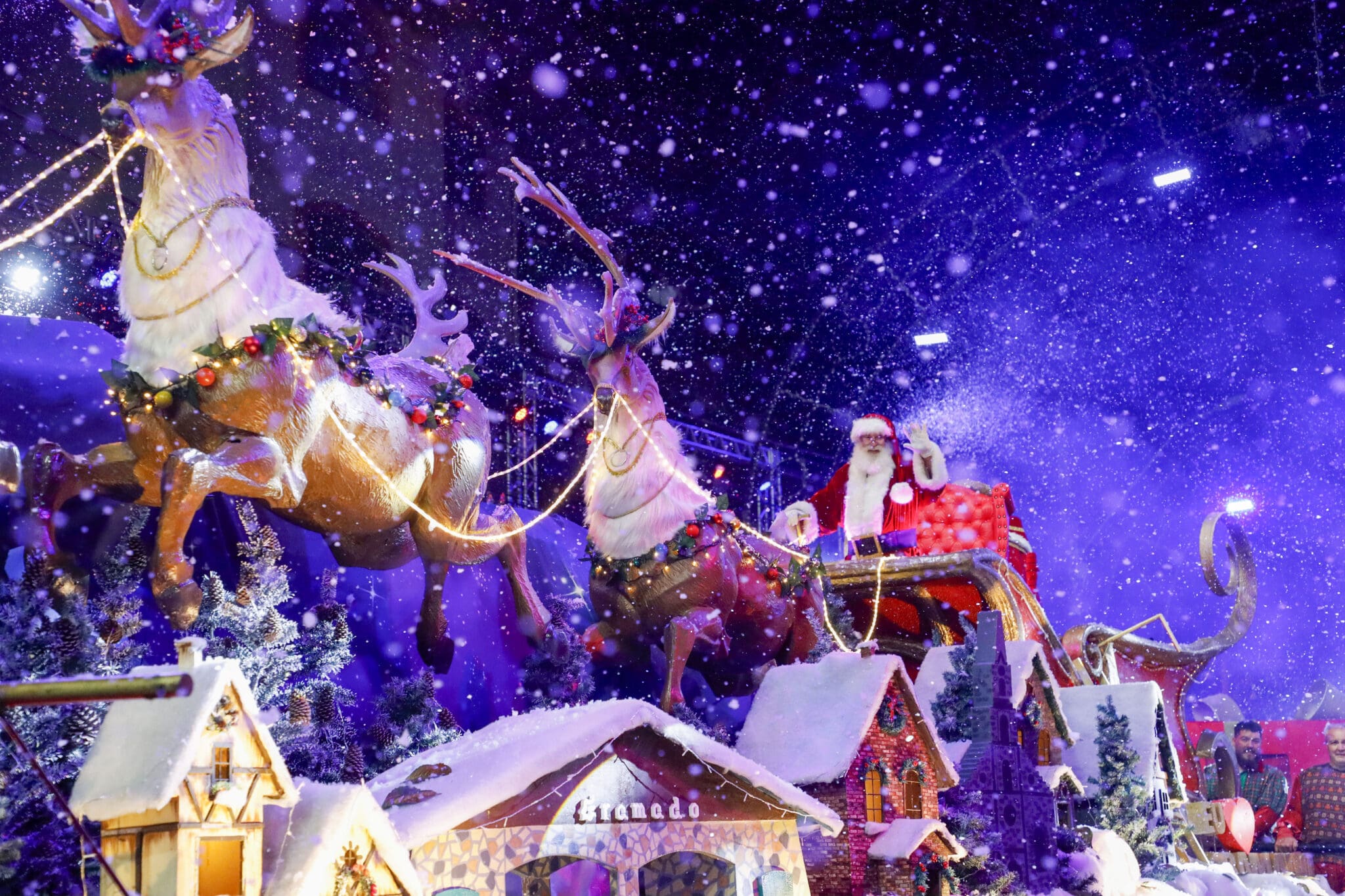 O-Grande-Desfile-de-Natal-Cleiton-Thiele-scaled