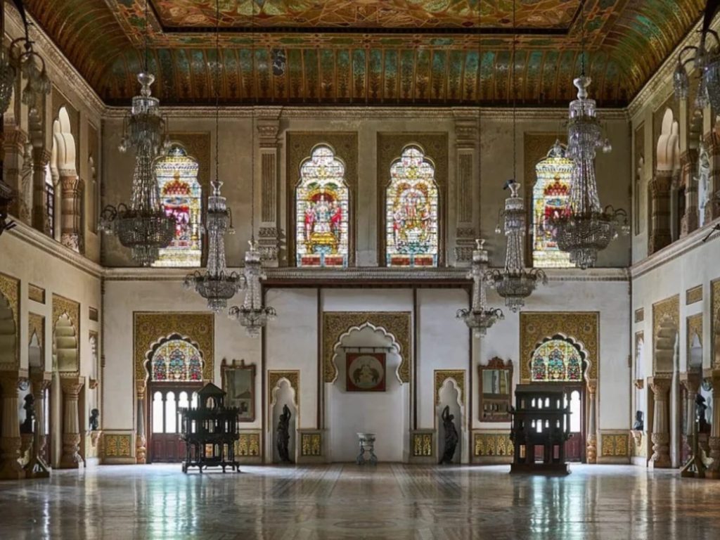 Conheça a maior casa do mundo de 2,8 milhões de m e que abriga apenas quatro moradores