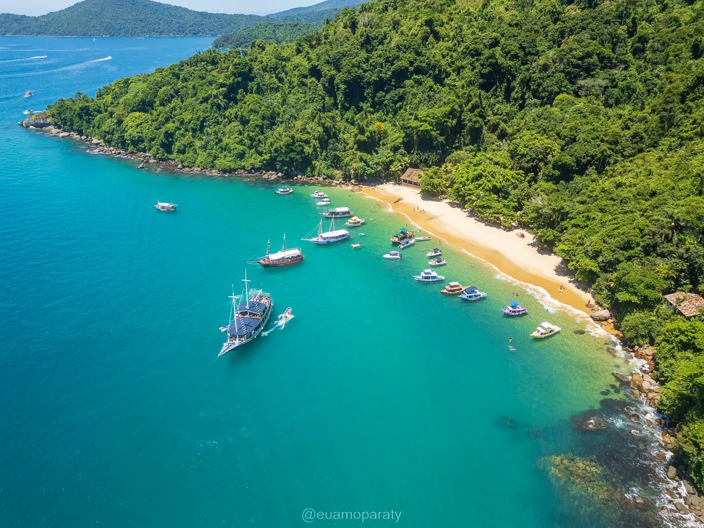 Cidade conhecida como a Veneza Brasileira tem mais de 50 praias, lagoas e ilhas que encantam turistas