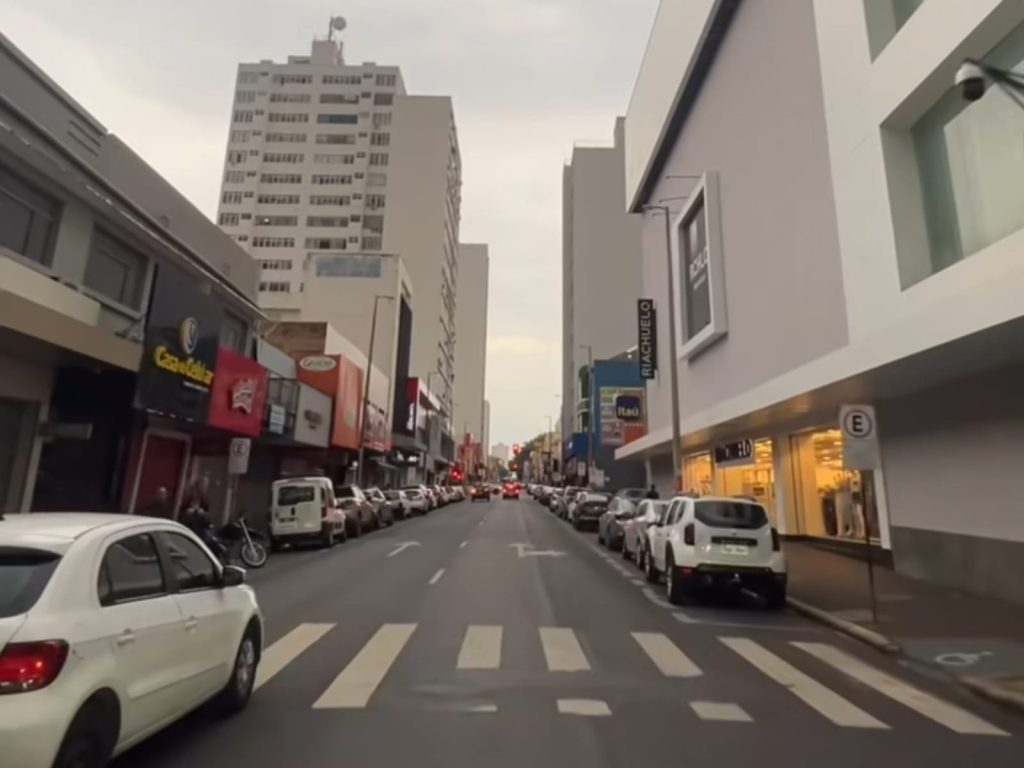 Cidade brasileira impressiona pelo visual limpo ao ter fiação subterrânea em toda parte