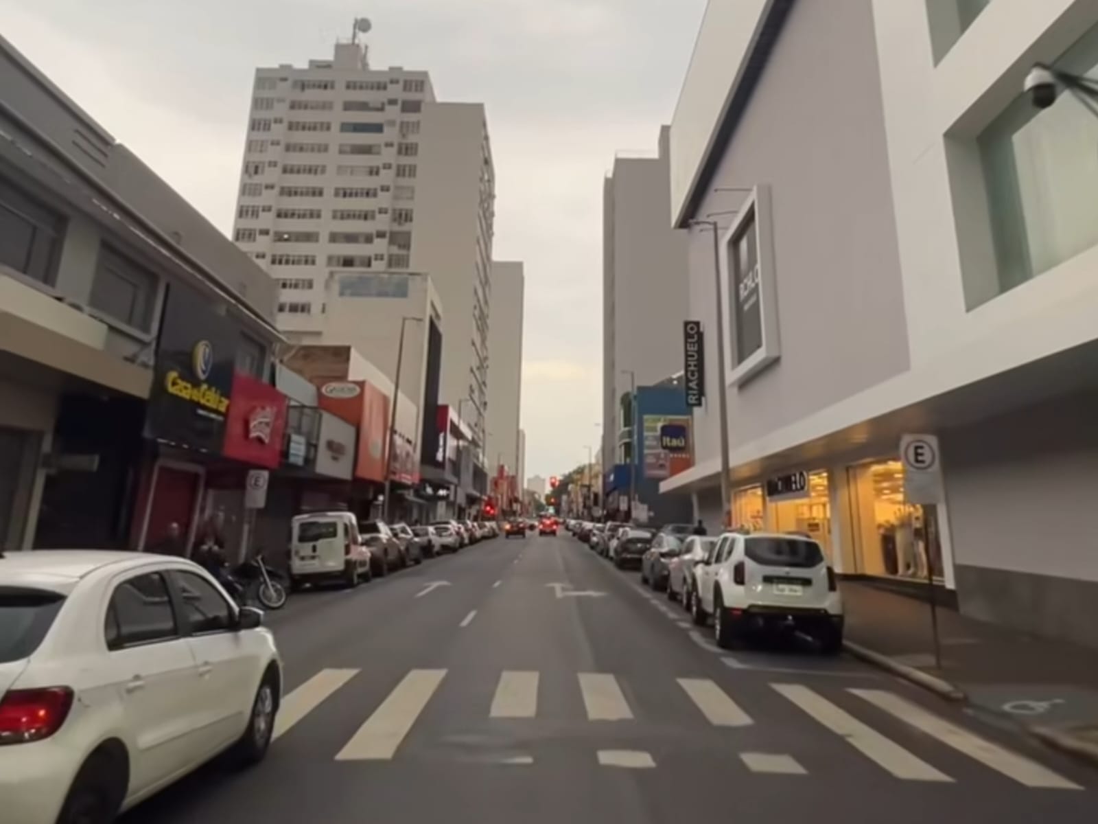 Cidade brasileira impressiona pelo visual limpo ao ter fiação subterrânea em toda parte